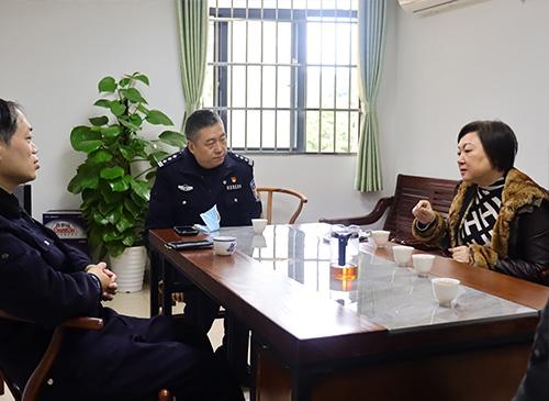 加强党建共建，亲昵警企关系